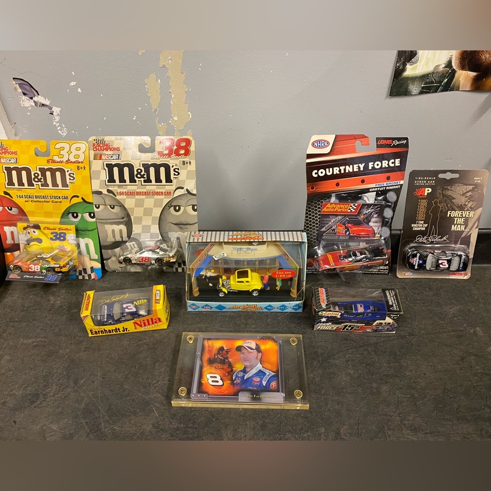 COPY - NASCAR, Drag, & American Graffiti Collectibles